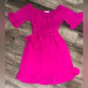 Hot pink dress with ruffle sleeves and belt - perfect for a summer party!